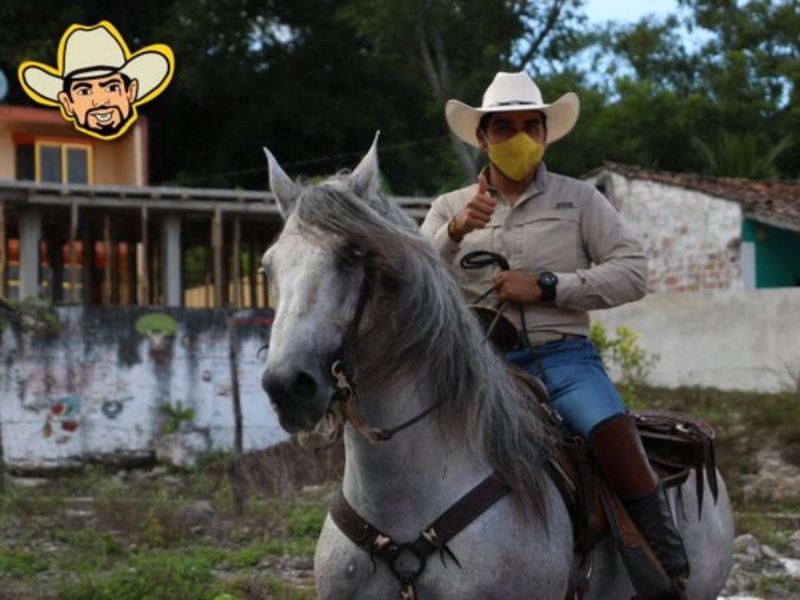 Candidato hará fiesta como la de la quinceañera Rubí
