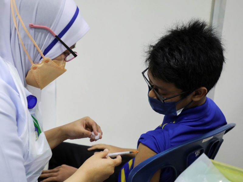 Vacuna covid de Pfizer es efectiva en niños a partir de 5 años, asegura farmacéutica