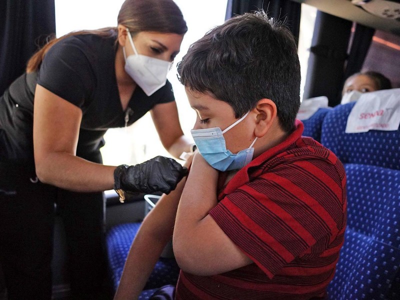 Alistan en NL vacunación transfronteriza contra covid-19 de niños de 5 años