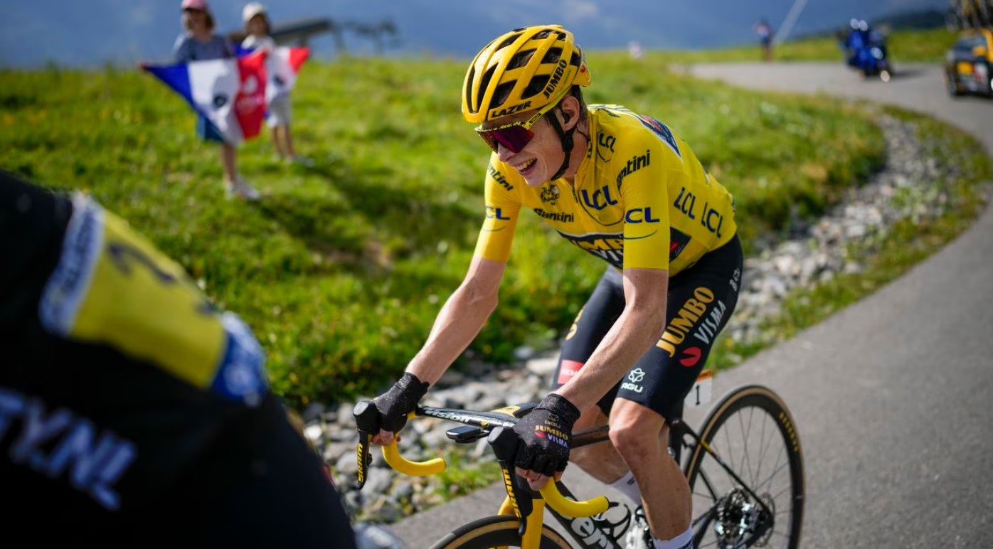 Jonas Vingegaard ‘sepulta’ a Pogacar en la etapa reina y sentencia el título del Tour de Francia 2023