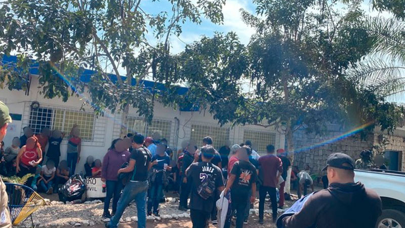 Migrantes se concentran en la Comar en Ciudad de México