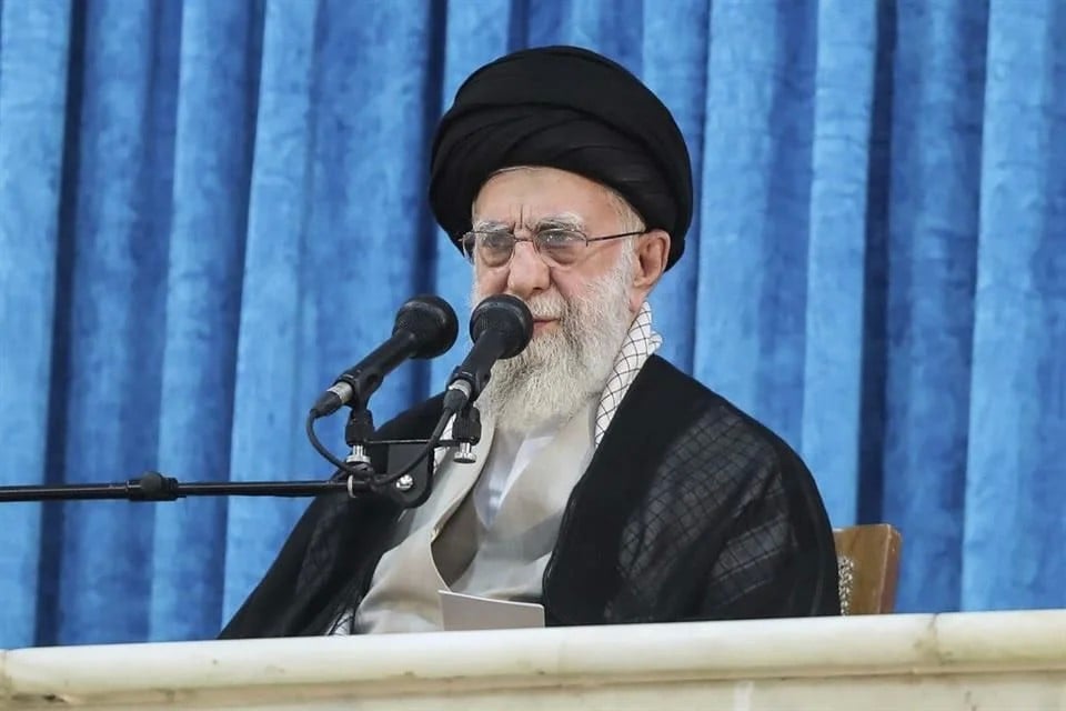 Amenaza Israel a Jamenei tras bombardeo contra hospital